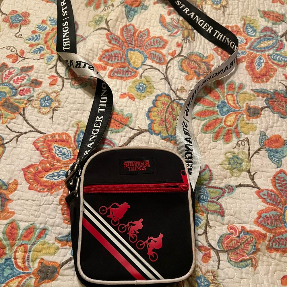 Black and Red Messenger Bag with Classic Design stranger things